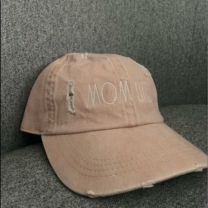SOLD NEW HOST PICK 🤩 Rae Dunn “Mom life” hat